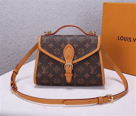 Replica Louis Vuitton Monogram Canvas Ivy M44919